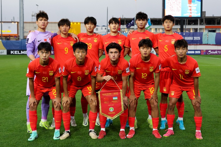 足球报:去年出色表现让外界对国少盲目乐观,足协要避免再次踩雷